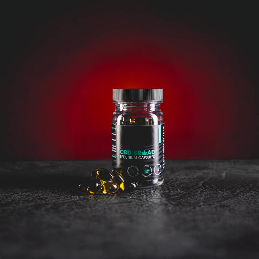 kratom world cbd broad spectrum kapszulák kratomworld prodej – CBD Broad Spectrum kapszulák 3000 mg 60 db, kapszulánként 50 mg CBD-vel, mentes széles spektrumú kenderekivonattal, természetes támogatás regenerációhoz, relaxációhoz és szervezeti egyensúlyhoz.