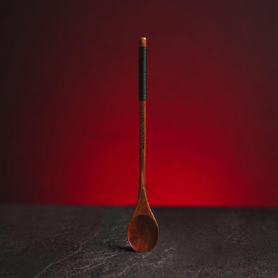 Kratom World kanál kratom felszívásához Prága zöld fehér piros arany piros fehér arany zöld maeng da sötét kanál sötét kötés logoval